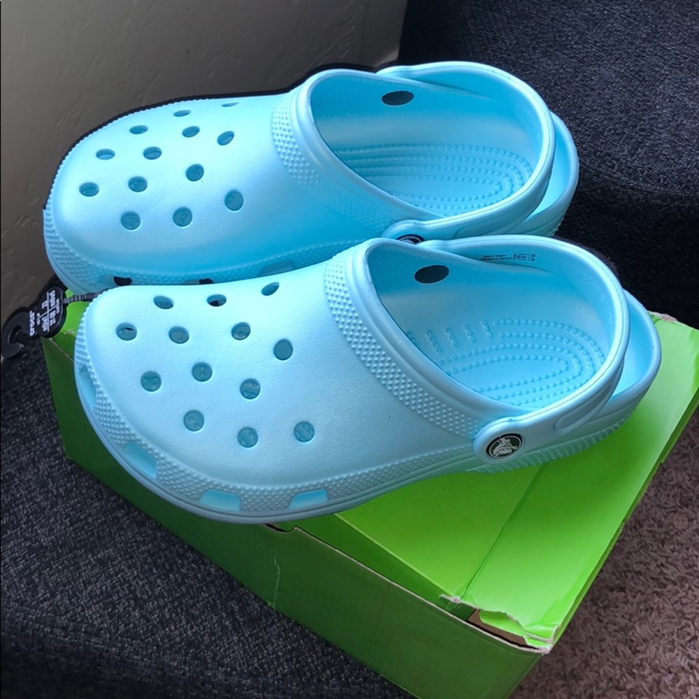 CROCS Women's Classic Clog Ice Blue
